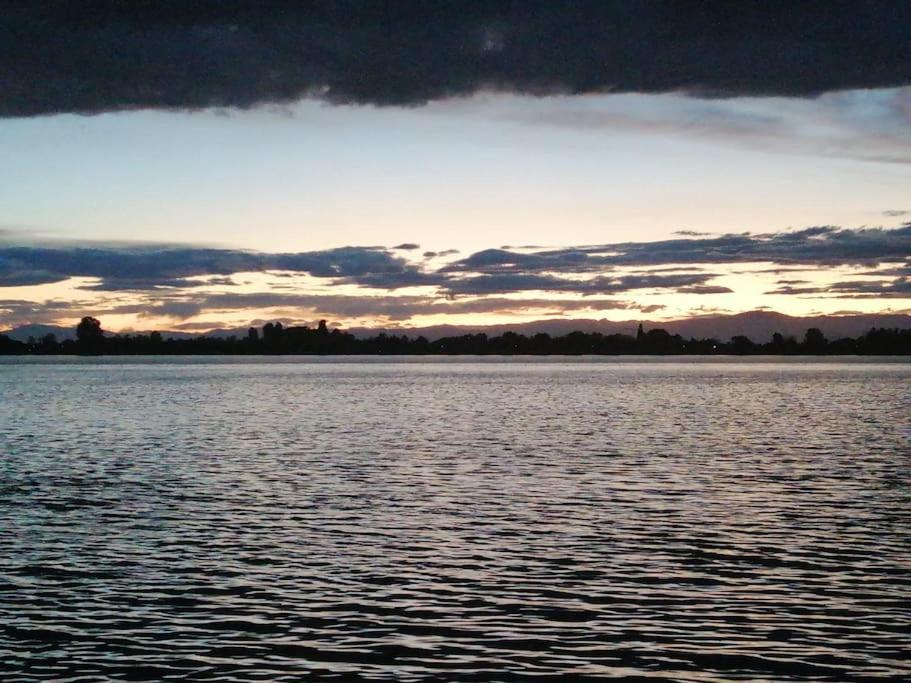 Orizzonte Marino Giallo Angolo Solare Verso La Laguna Cavallino-Treporti Εξωτερικό φωτογραφία