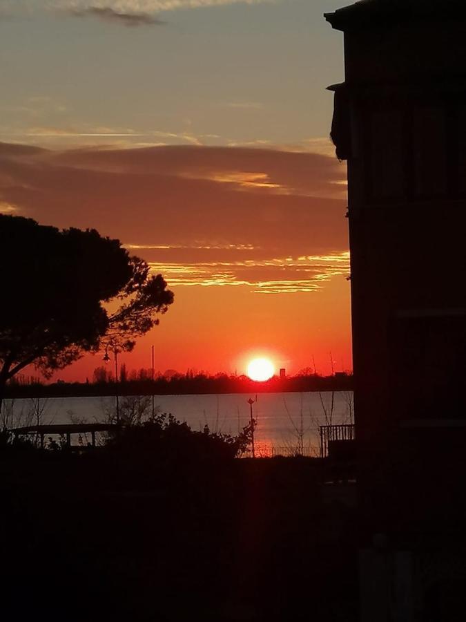Orizzonte Marino Giallo Angolo Solare Verso La Laguna Cavallino-Treporti Εξωτερικό φωτογραφία